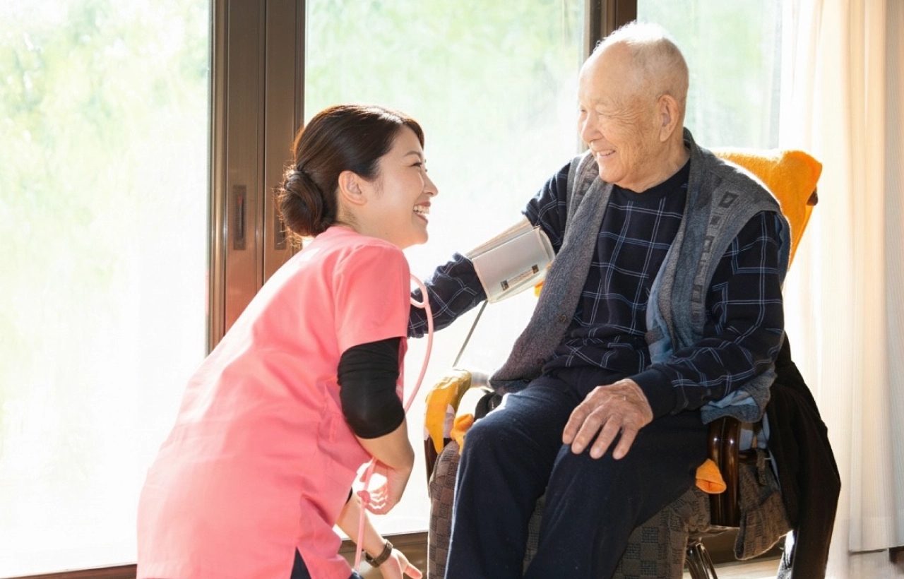 家庭や子育てに合わせてシフトが組めるスタッフ同士が支え合う訪問看護のお仕事です